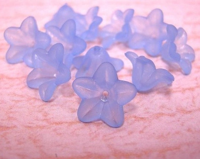 24pc sky blue acrylic flower shape bead-1175