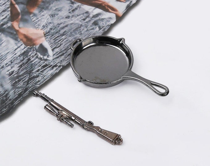 6pc  gunmetal finish metal  Sniper rifle or frying pan pendants-Pls pick a style