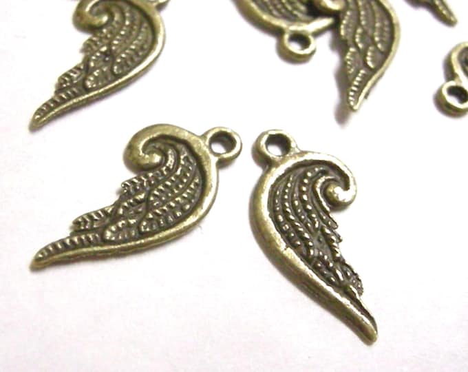 20pc antique bronze finish small metal wing pendant-6163