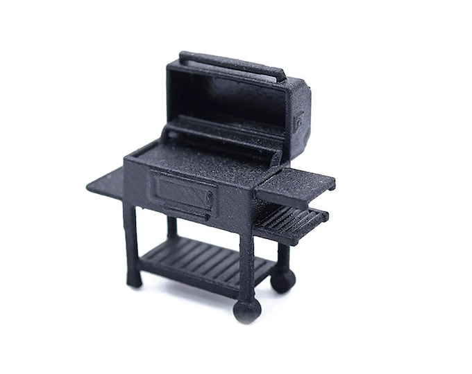 Miniature BBQ Grill – 1:12 Scale Dollhouse Outdoor Barbecue Accessory, Mini Patio Furniture, Tiny Black Grill