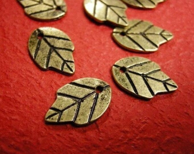 12pc antique bronze finish metal leaf pendant-501