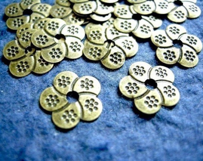 50pc 12mm flower shape antique bronze finish metal finding-933