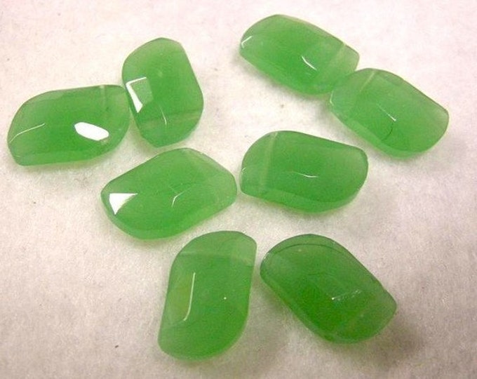 12pc green leaf shape glass bead-1627