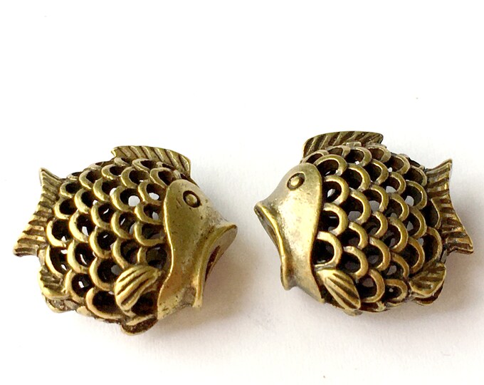 2PC 18x17mm antique bronze finish metal hollow fish beads-5212