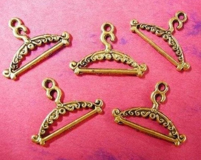 6pc antique gold finish lead and nickel free metal hanger pendant