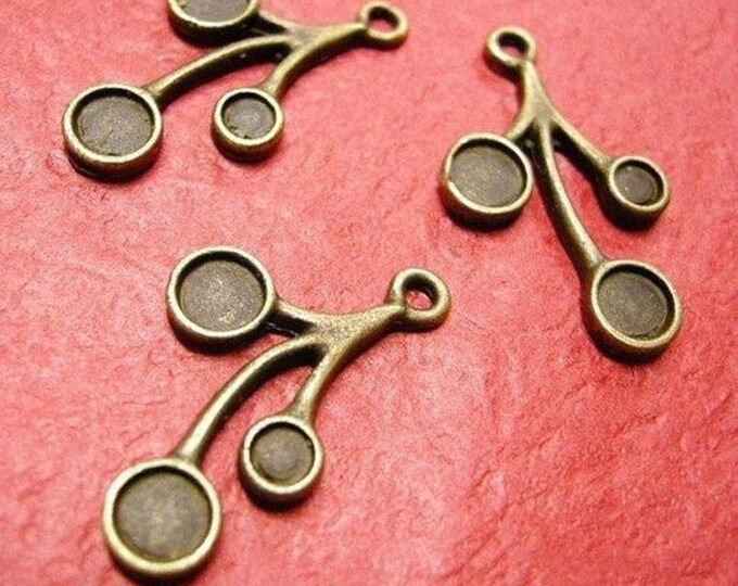 6pc antique bronze  finish metal alloy pendant-3494