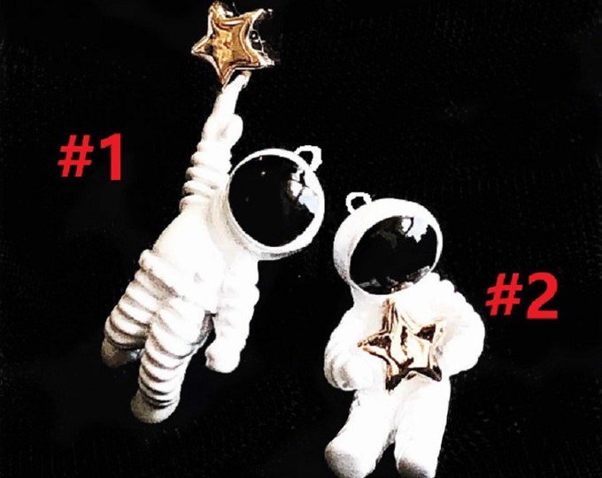 4pc white plated metal Astronaut  charms TDB8-pls pick a style