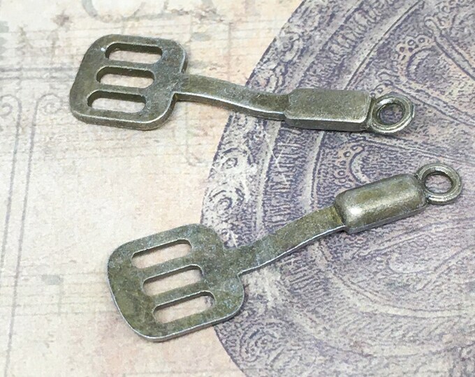 10pc antique bronze finish shovel metal pendants 40x12mm-7092b