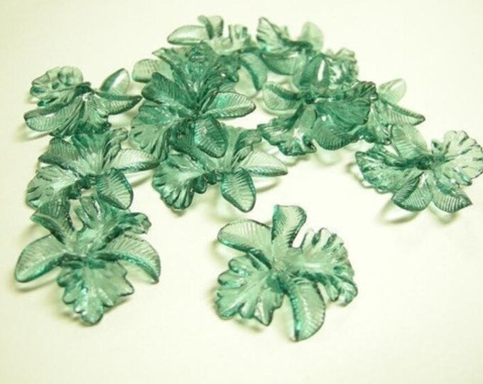 10pc transparent acrylic flower shape bead-2280