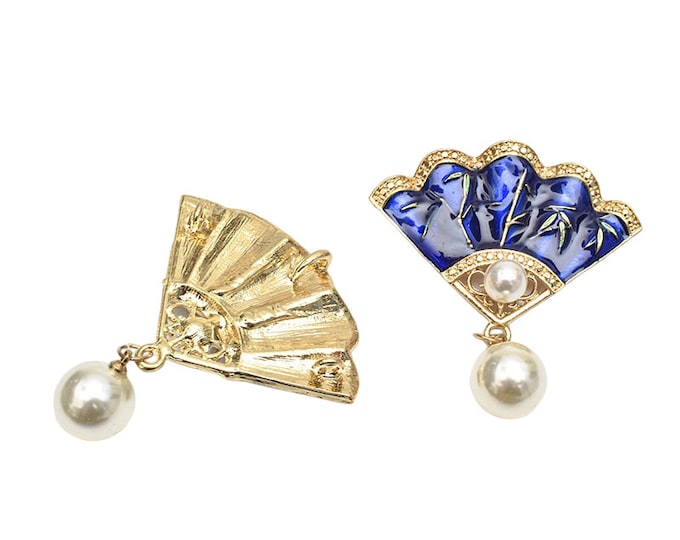 2pc  golden finish with enamel fan shape pendants-G28