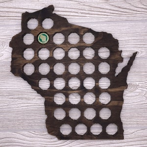 Porta tapas de cerveza de madera del estado de Wisconsin - Regalo para hombres - Arte de pared con el mapa de Wisconsin - 30,5 x 28,8 x 13,7 cm
