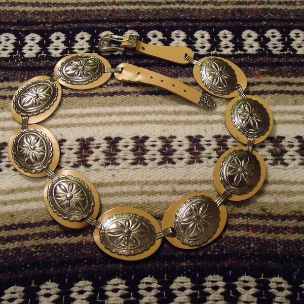 Vintage Women's Concho-style belt sz M/L