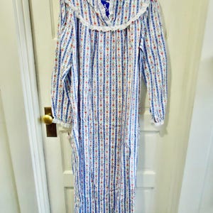 Vintage 80s/90s LANZ Of Salzburg Printed Maxi Classic Style All Cotton Nightgown Never Worn Tags Still Attached Excellent Condition sz M/L