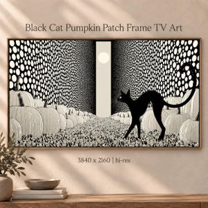 Puede incluir: Arte digital para TV titulado Black Cat Pumpkin Patch Frame TV Art, que muestra la silueta de un gato negro caminando por un campo de calabazas blancas bajo una luna llena, con un fondo de puntos y una resolución de 3840 x 2160 píxeles.