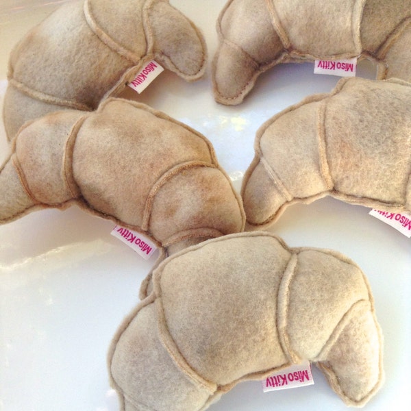 Kitty Croissant | Organic Catnip Toy | Cat Toy | Croissant | Catnip Toy | Unique Cat Toy | Gift for Foodie | Gift for Baker | Cat Gift