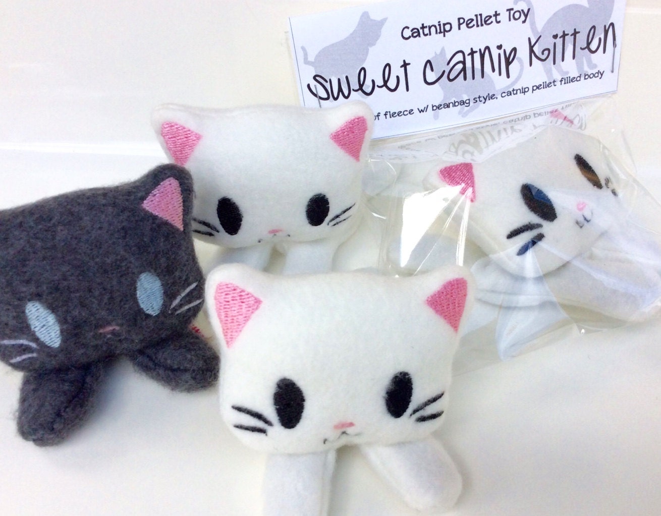 Zxc кот игрушка. Игрушки киттен кэт. игрушки для кошек хендмейд. белый кот кавай игрушка. мимими кот игрушка.