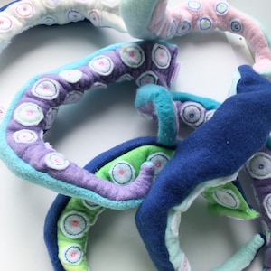 Catnip Kraken Octopus Cat Toy Catnip Tentacle Vegan Cat Toy Crinkle Toy Cat Toy Gift for New Cat Catnip octopus image 6