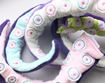 Catnip Kraken Toy: Vegan Crinkle Octopus Tentacle for Cats