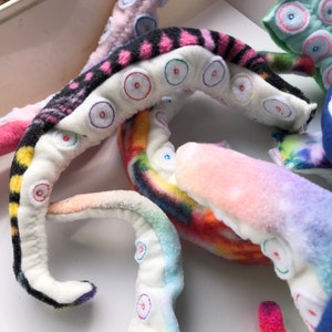 Catnip Kraken Octopus Cat Toy Catnip Tentacle Vegan Cat Toy Crinkle Toy Cat Toy Gift for New Cat Catnip octopus image 9