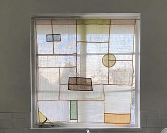 Rideau patchwork en ramie fait main et personnalisé | Rideau de cuisine d'inspiration bohème, style Bojagi