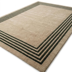 Handgetufteter Wollteppich | Beigefarbene Mitte mit mehrfarbig gestreifter Bordüre | Minimalistischer, neutraler Teppich | Elegante Schlafzimmerdekoration im Hotelstil
