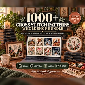 Può includere: Un pacchetto digitale di oltre 1000 schemi a punto croce visualizzati sullo schermo di un portatile, con vari disegni a tema naturale. L'immagine include pile di libri, una tazza con testo, uno schema incorniciato e accessori per ricamo.