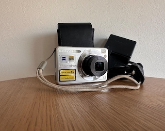 Sony Cyber-shot DSC-W110 Digital Camera – 7.2MP, Carl Zeiss Lens