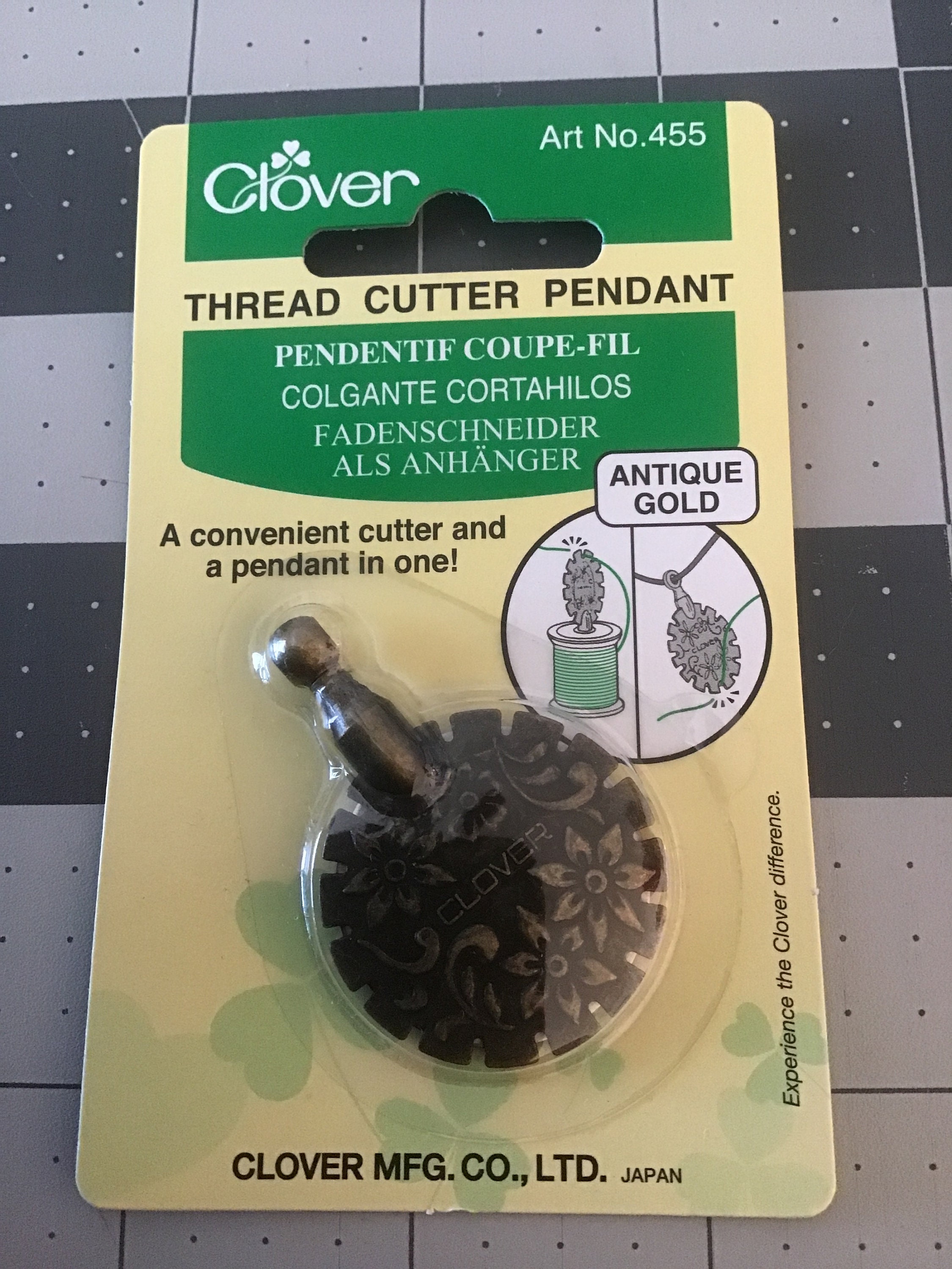Clover Antique Silver - Yarn Cutter Pendant