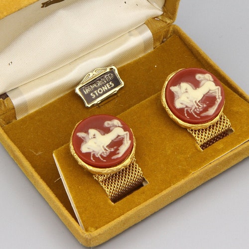 Dante Masterpieces Cuff Links, Quadriga Four Horses, Bas Relief Equine Cameo, Gold Metal Cuff Links, Gold Red White Incolay shops Cameo Cufflinks