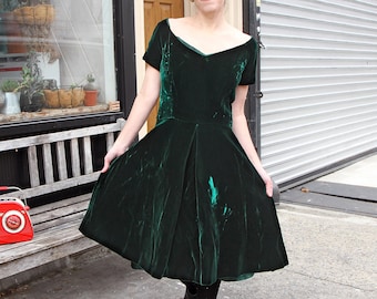 emerald green art deco dress Art Deco Ruched Gown in Green main image 1