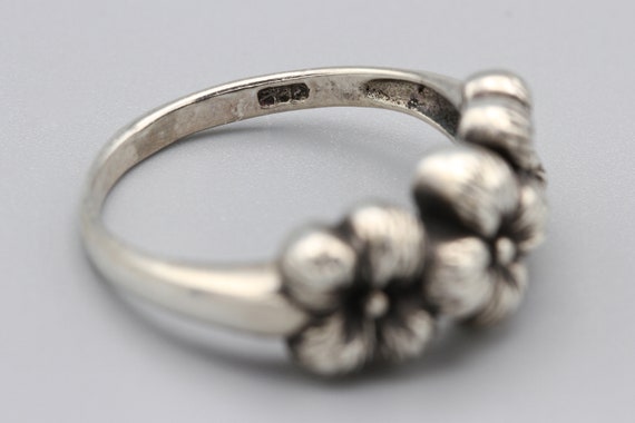 Sterling Floral Band Ring Size 7, Dimensional Flo… - image 4