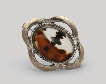 Broche pequeño de ágata dendrítica de Montana, broche de plata de ley 925, delicado broche de piedra ovalada, ágata dendrítica escénica, broche vintage con diseño festoneado.