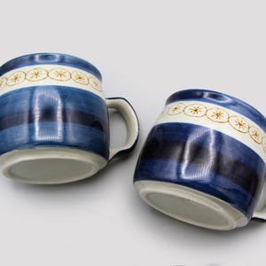 Pair Of Mid Century Modern Pottery Mugs, Retro Ceramic Cup For Coffee And Tea, MCM Porcelain Mugs, Geometric White and Blue Stoneware Mugs
