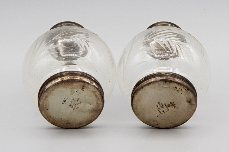 Frank M Whiting Small Sterling Silver Bottles Antique 1900s Victorian Home Decoration Etched Glass Salt And Pepper Vintage Shakers Set