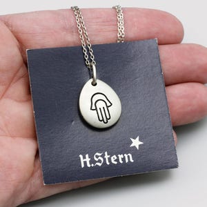 Collier Hamsa sur carte originale, pendentif en étain finition mate sur chaîne en argent sterling 925, breloque larme double face, main de Fatima