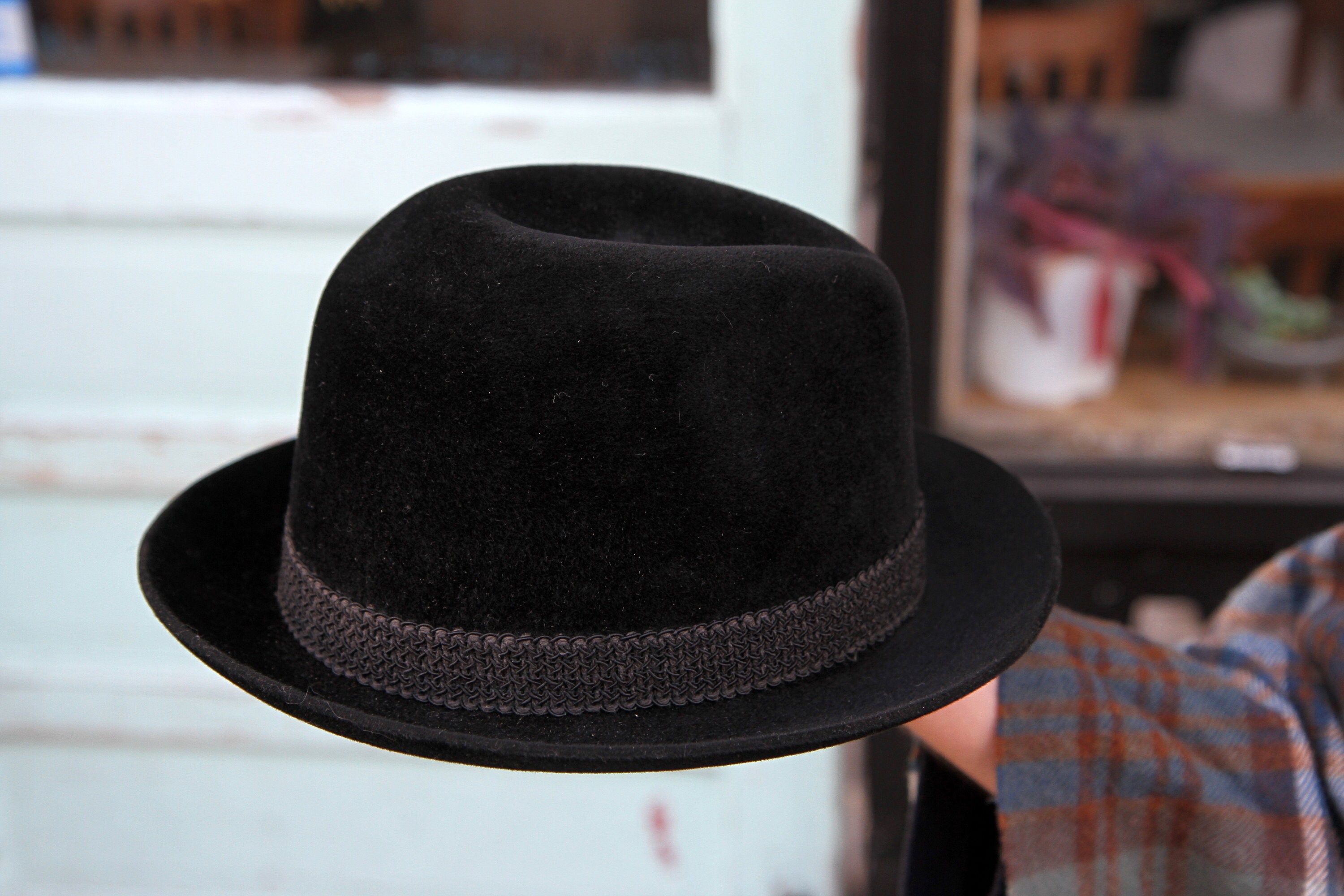 Vintage Dobbs New York Fifth Avenue Fedora Hat, Black Felt Vintage Dobbs New York Fifth Avenue Fedora Hat, Black Felt