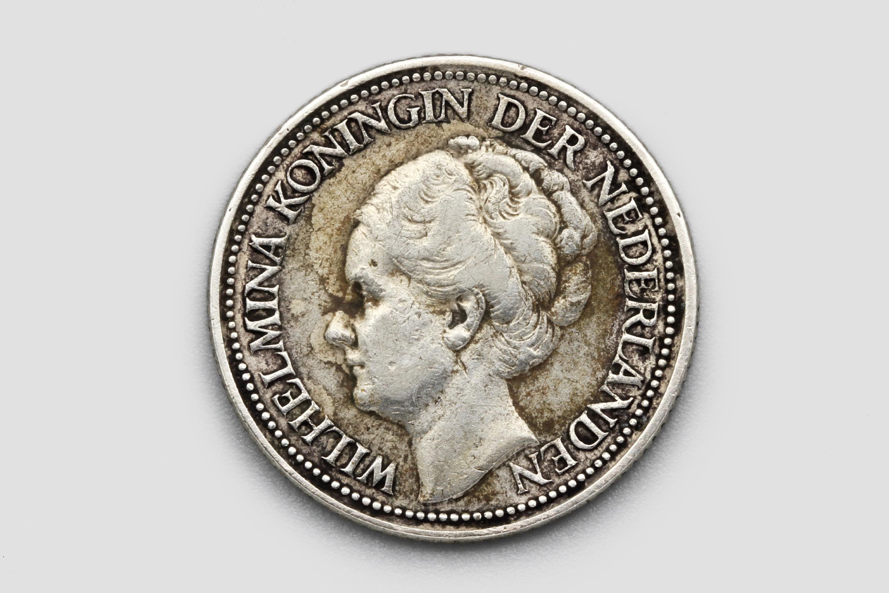 オランダ 25セント硬貨（1928年）、0.640ドル銀貨、ウィルヘルミナ女王