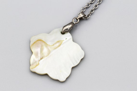 White MOP Shell Flower Pendant, Mother Of Pearl C… - image 4