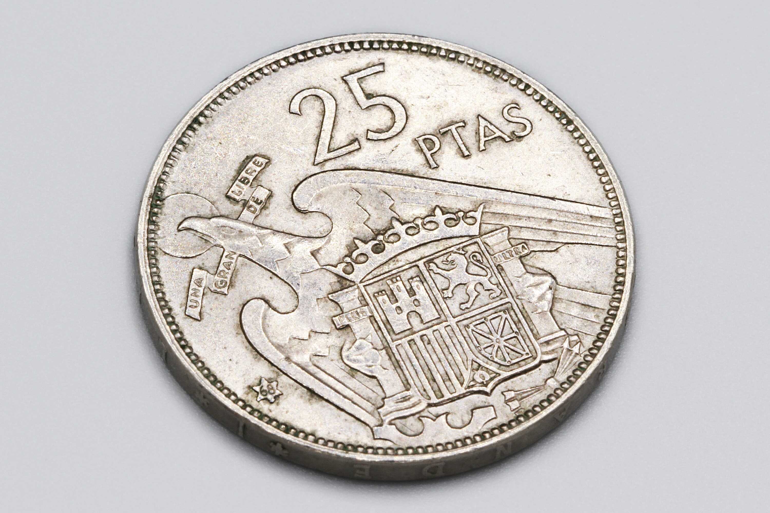 1957 Spain Coin Francisco Franco 25 Pesetas, Espana 25 PTAS Coin, Copper  Nickel Spanish Coin Star 64, Old Spain Currency, Spanish Money - Etsy Canada