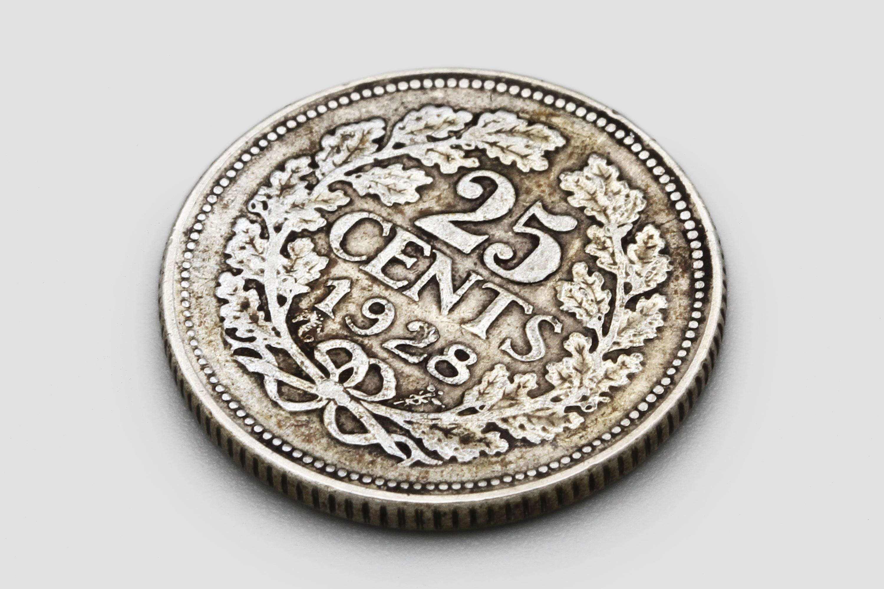 オランダ 25セント硬貨（1928年）、0.640ドル銀貨、ウィルヘルミナ女王