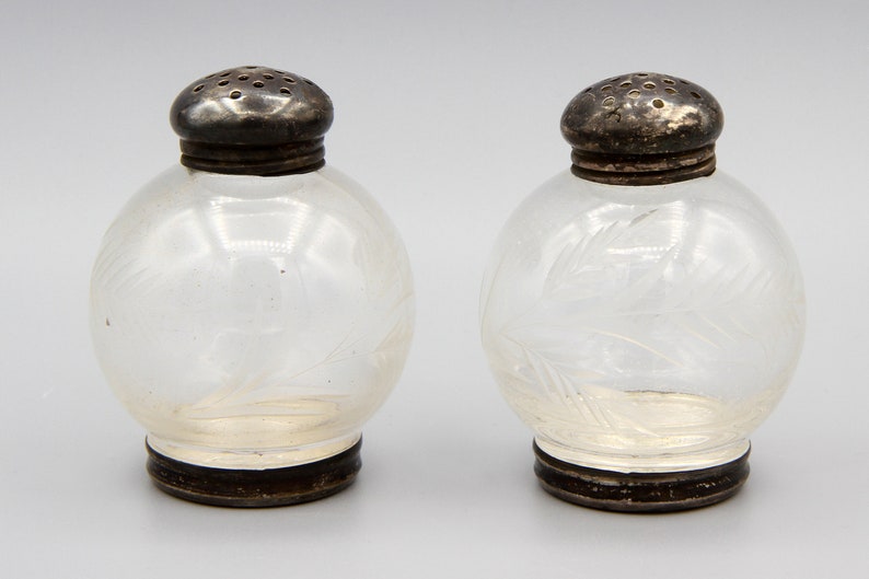 Frank M Whiting Small Sterling Silver Bottles Antique 1900s Victorian Home Decoration Etched Glass Salt And Pepper Vintage Shakers Set