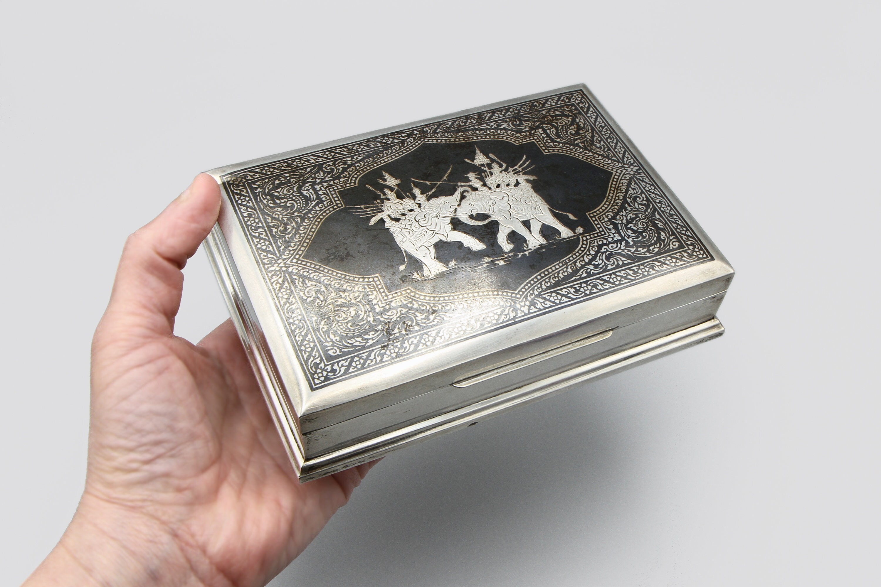 ヴィンテージ　銀製ジュエリーボックス　小物入れ　SIAM STERLING ヴィンテージ 銀製ジュエリーボックス 小物入れ SIAM STERLING