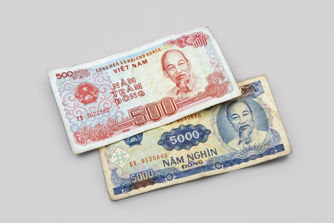 ベトナム紙幣 2 枚、1991 年ベトナム 5000 ドン、1988 年