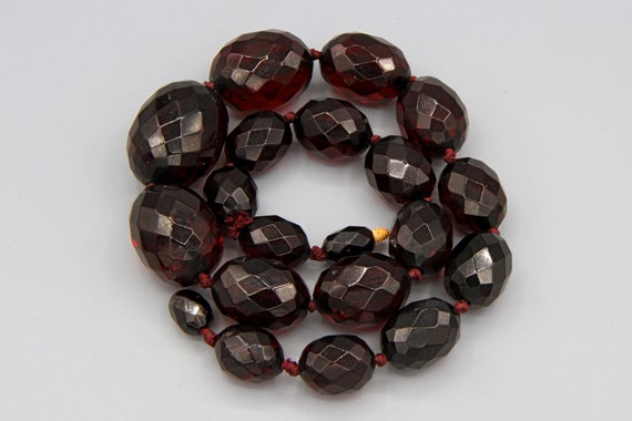 Art Deco Cherry Amber Bakelite Necklace, Vintage 1