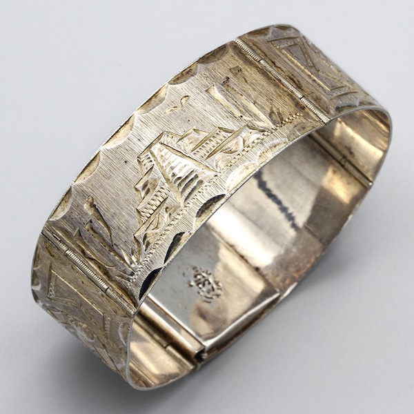 Guadalajara Mexico Hand Chased 28gr Bracelet, 925 Sterling Silver Curved Panel Bracelet, Diamond Etched Hinged Bangle, Aztec Sun And Pyramid