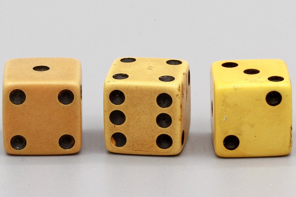 Vintage Bakelite Dice Set of 3 Pieces Yellow Black Plastic Etsy