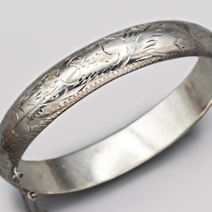 Floral Scroll Bangle Bracelet, Hand Chased Hinged Bangle, 925 Sterling Silver Floral Leaf Bracelet, Vintage Handmade Etched Floral Bracelet