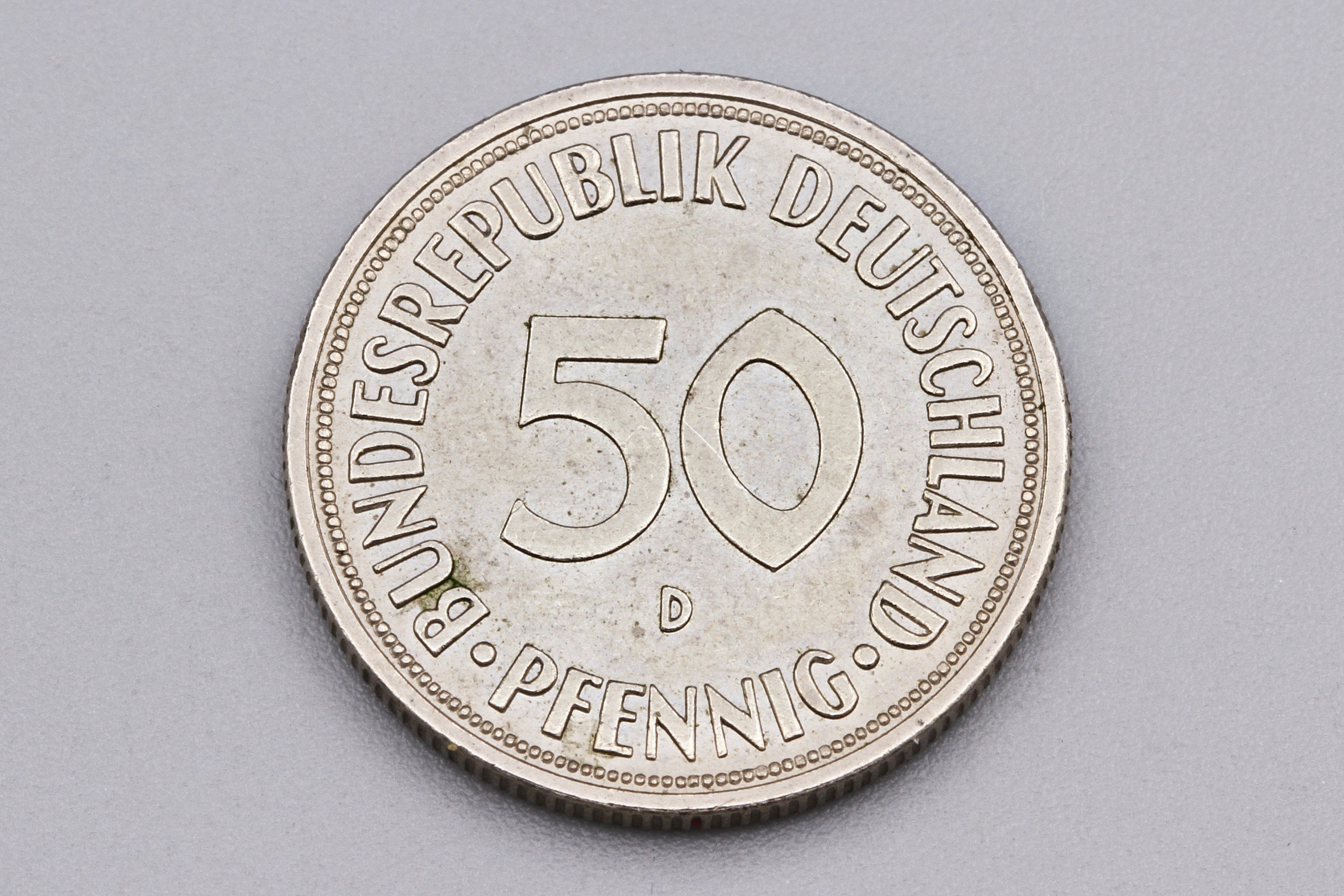 1968年 D ドイツ 50ペニヒ硬貨、西ドイツ通貨、樫の木を植える女性