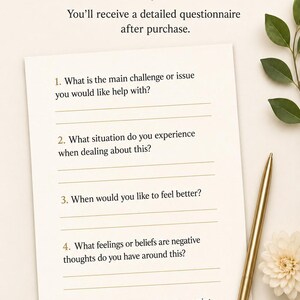 Pu&ograve; includere: Un documento di anteprima del questionario con il titolo Questionnaire Preview e una piccola icona a forma di cuore. Il testo recita: You'll receive a detailed questionnaire after purchase. Elenca quattro domande numerate con righe vuote.