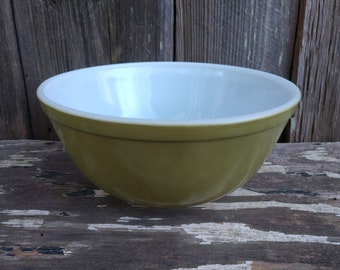 Pyrex Mixing Bowl, Green Retro Vintage Pyrex